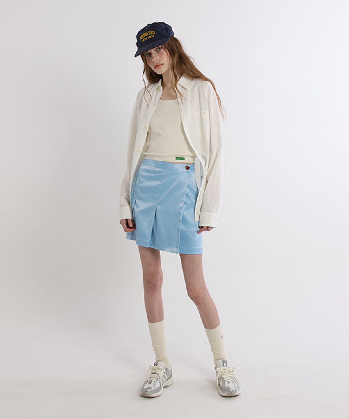 그린버터(GREENBUTTER) Silky Heart Button Skirt (Light Blue)