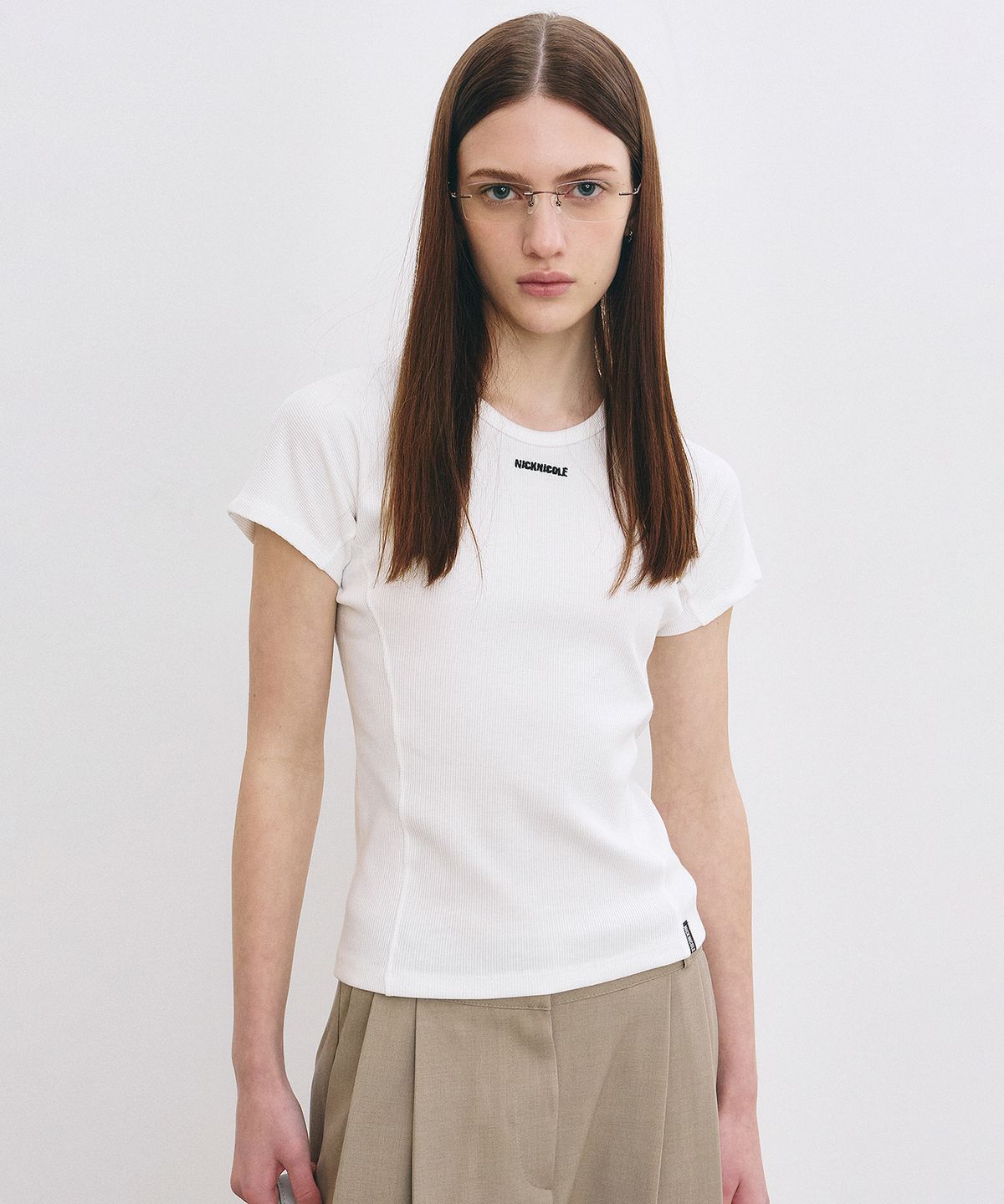 닉앤니콜(NICK&NICOLE) NICOLE SLIM LINE HALF TOP_IVORY