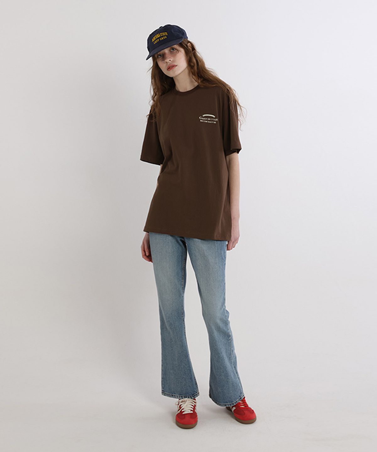 그린버터(GREENBUTTER) Needlework Logo Tee (Brown)