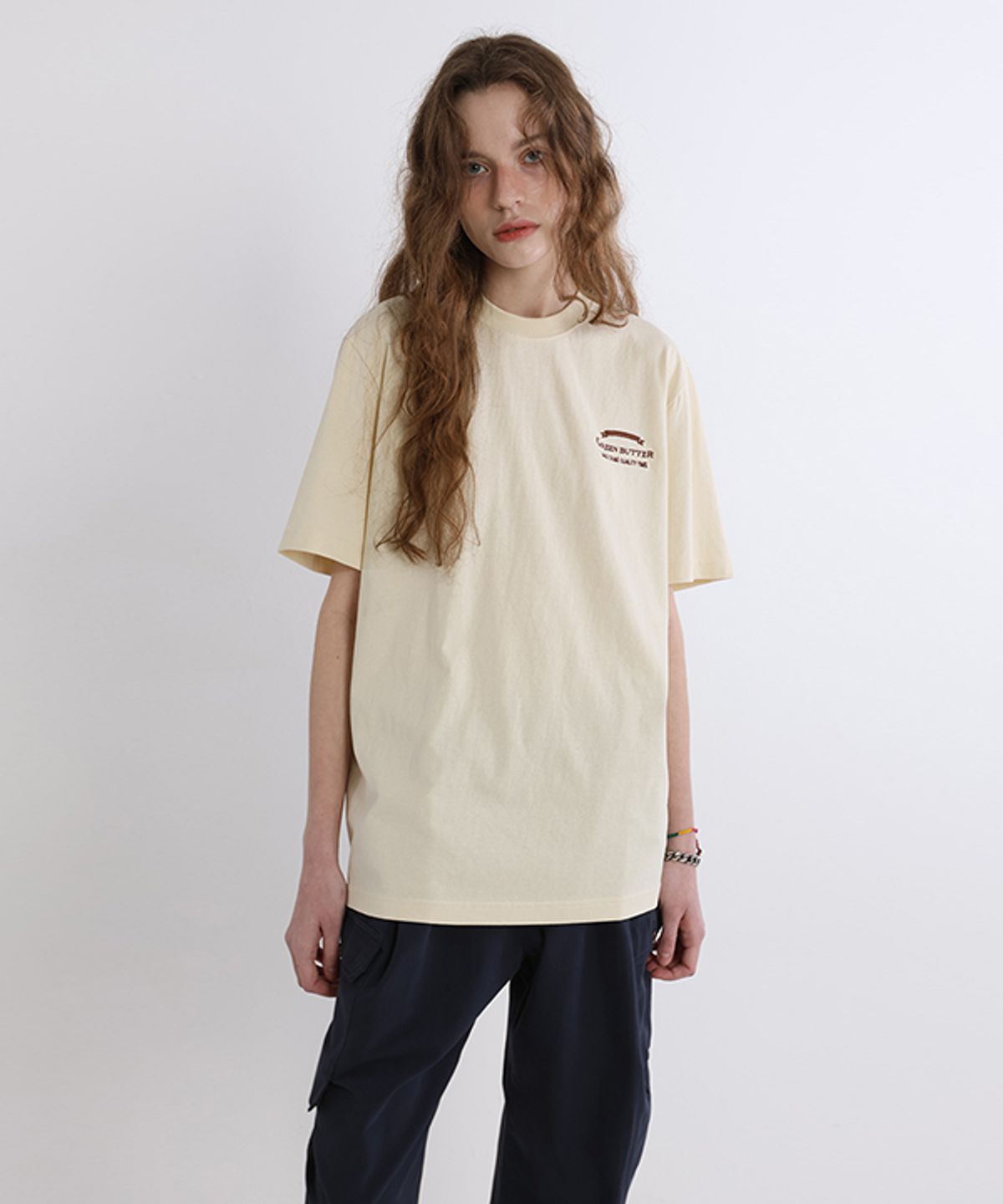 그린버터(GREENBUTTER) Needlework Logo Tee (Beige)