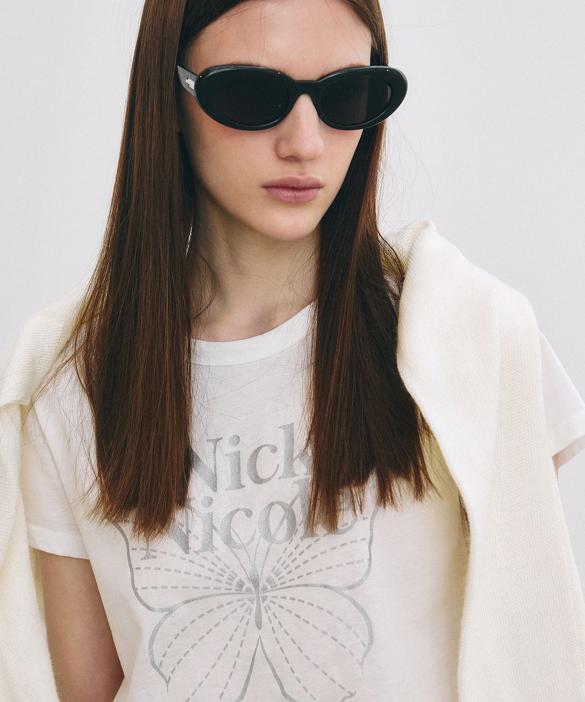 닉앤니콜(NICK&NICOLE) BUTTERFLY SIGNATURE CROP TOP_IVORY SILVER