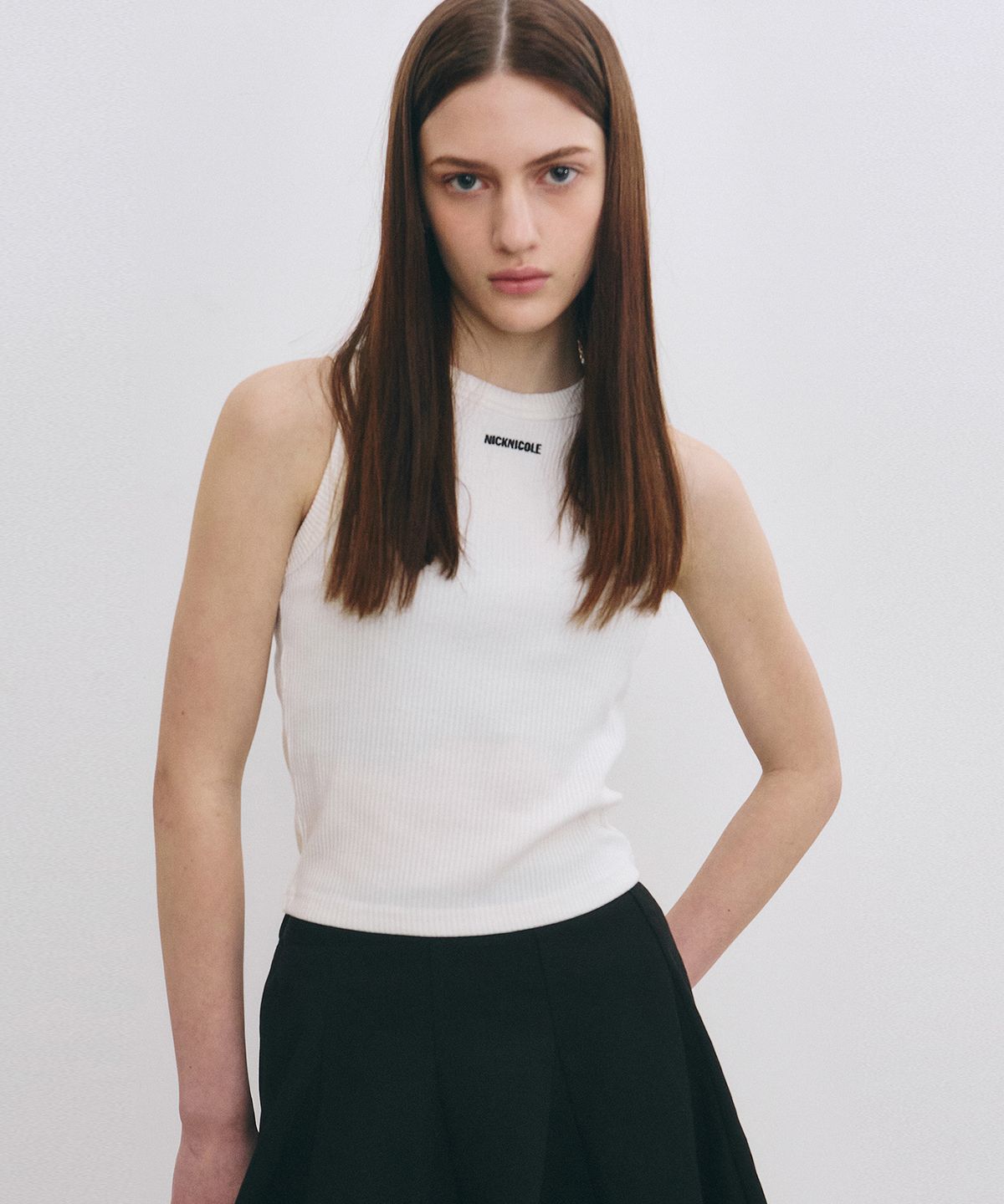 닉앤니콜(NICK&NICOLE) MINIMAL CROP SLEEVELESS TOP_IVORY