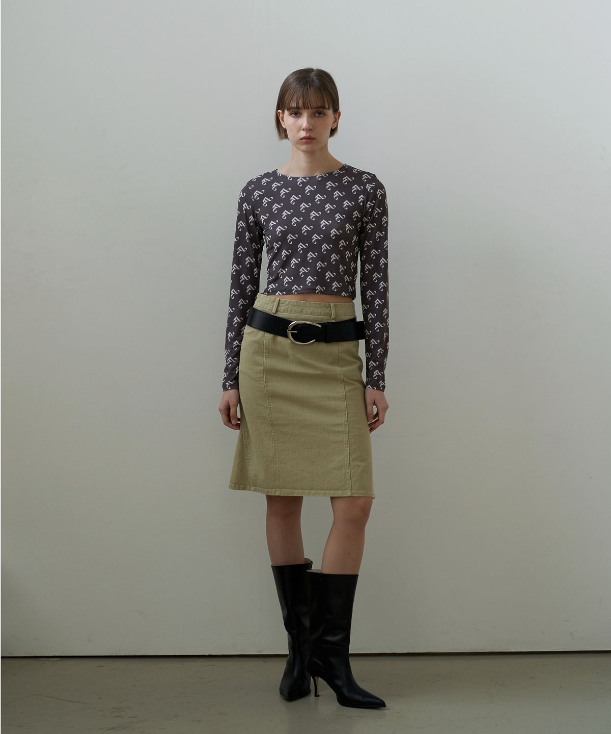 프롬웨얼(FROMWHERE) Pattern Fitted Crew Neck T-Shirt Brown