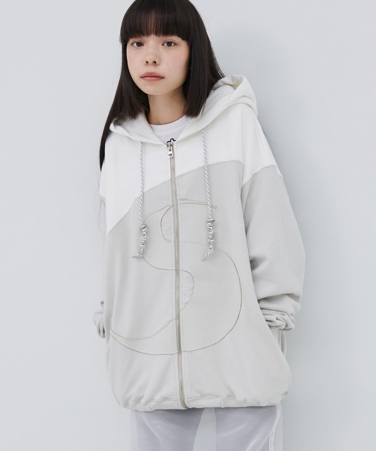 피스메이커(PIECE MAKER) TS SILVER CHARM ZIP HOODIE (LIGHT GREY)