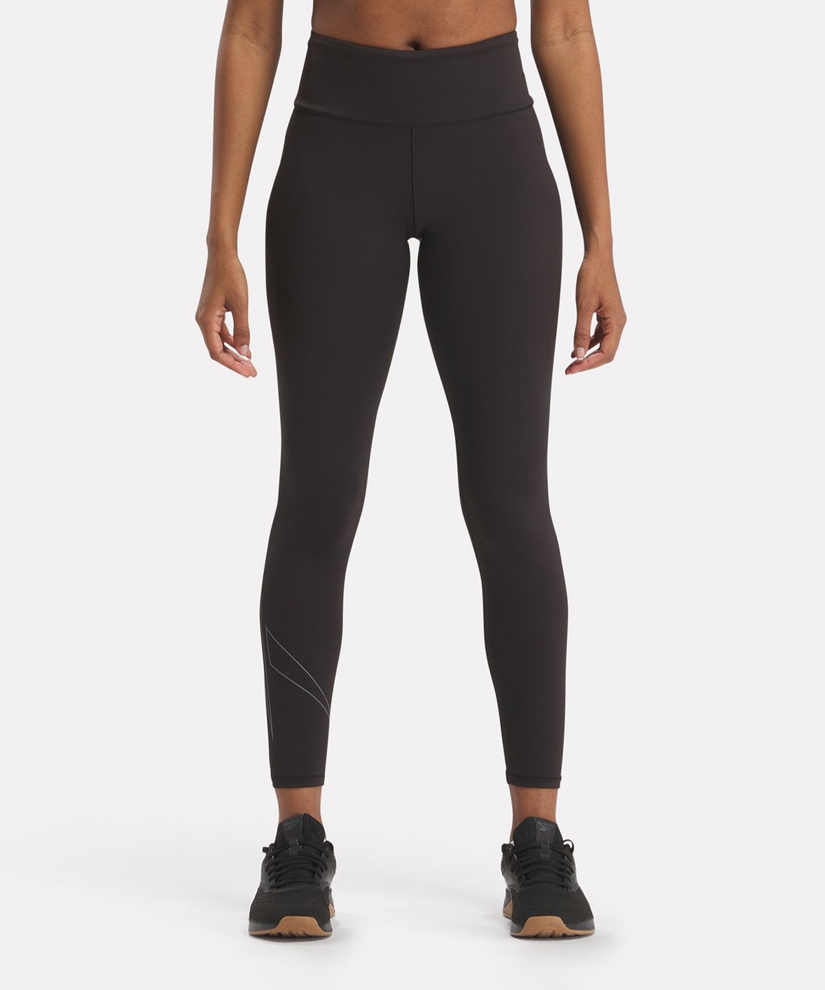 리복(REEBOK) 럭스 볼드 그래픽 레깅스 (W) - 블랙 / 100075366