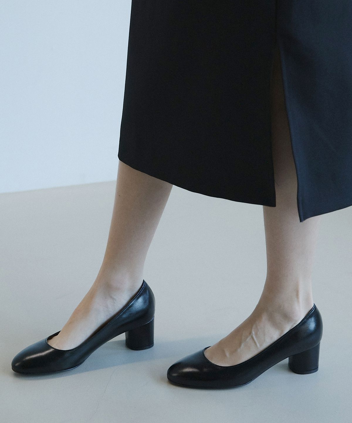 트레텐(TRETEN) Round toe Pumps (Black)