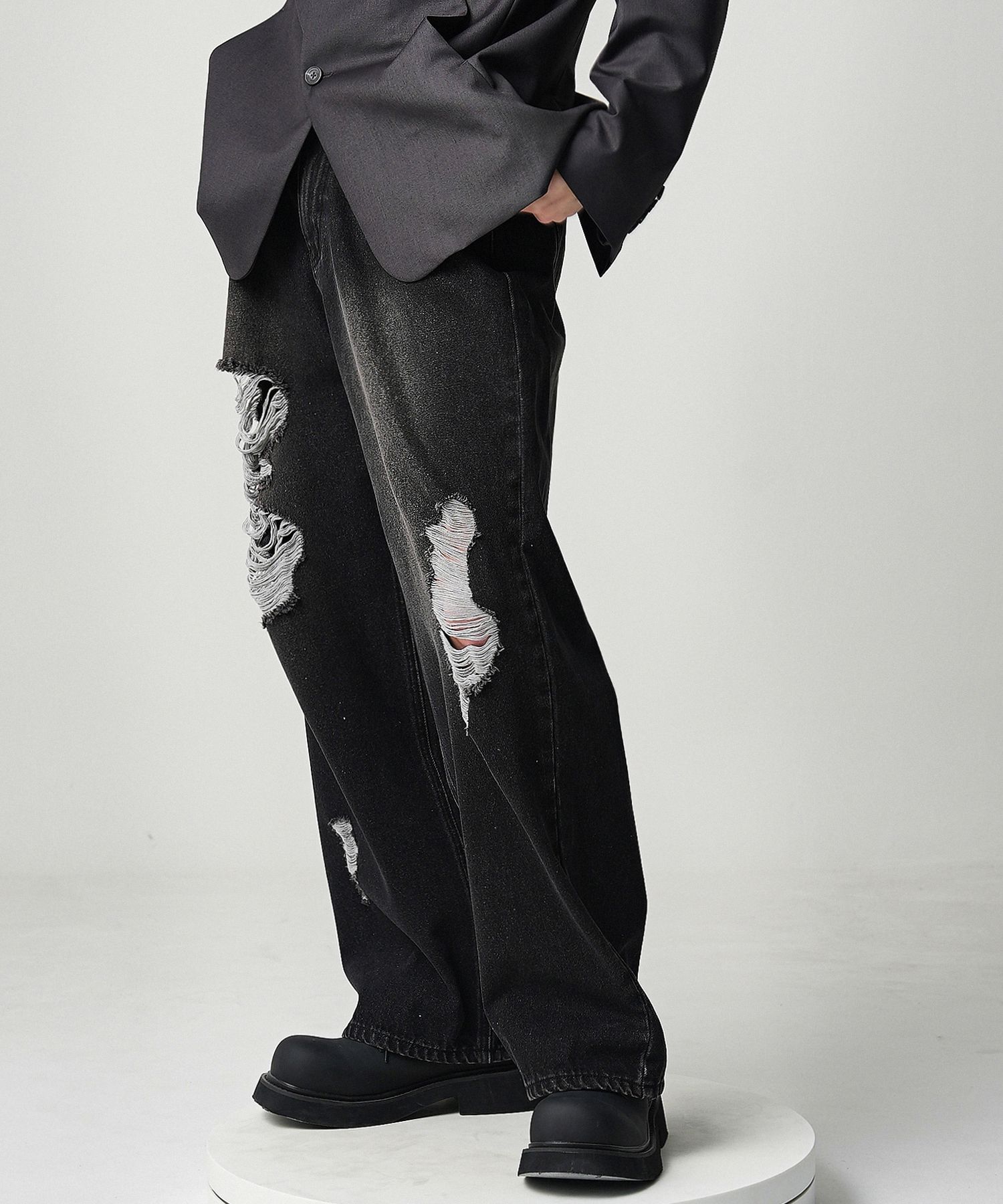 MUSINSA | AVANDRESS Brush Destroyed Denim Pants BLACK