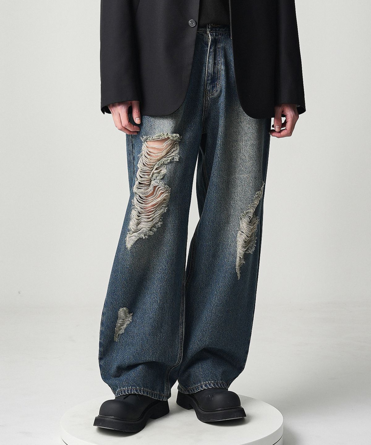 어반드레스(AVANDRESS) Brush Destroyed Denim Pants BLUE