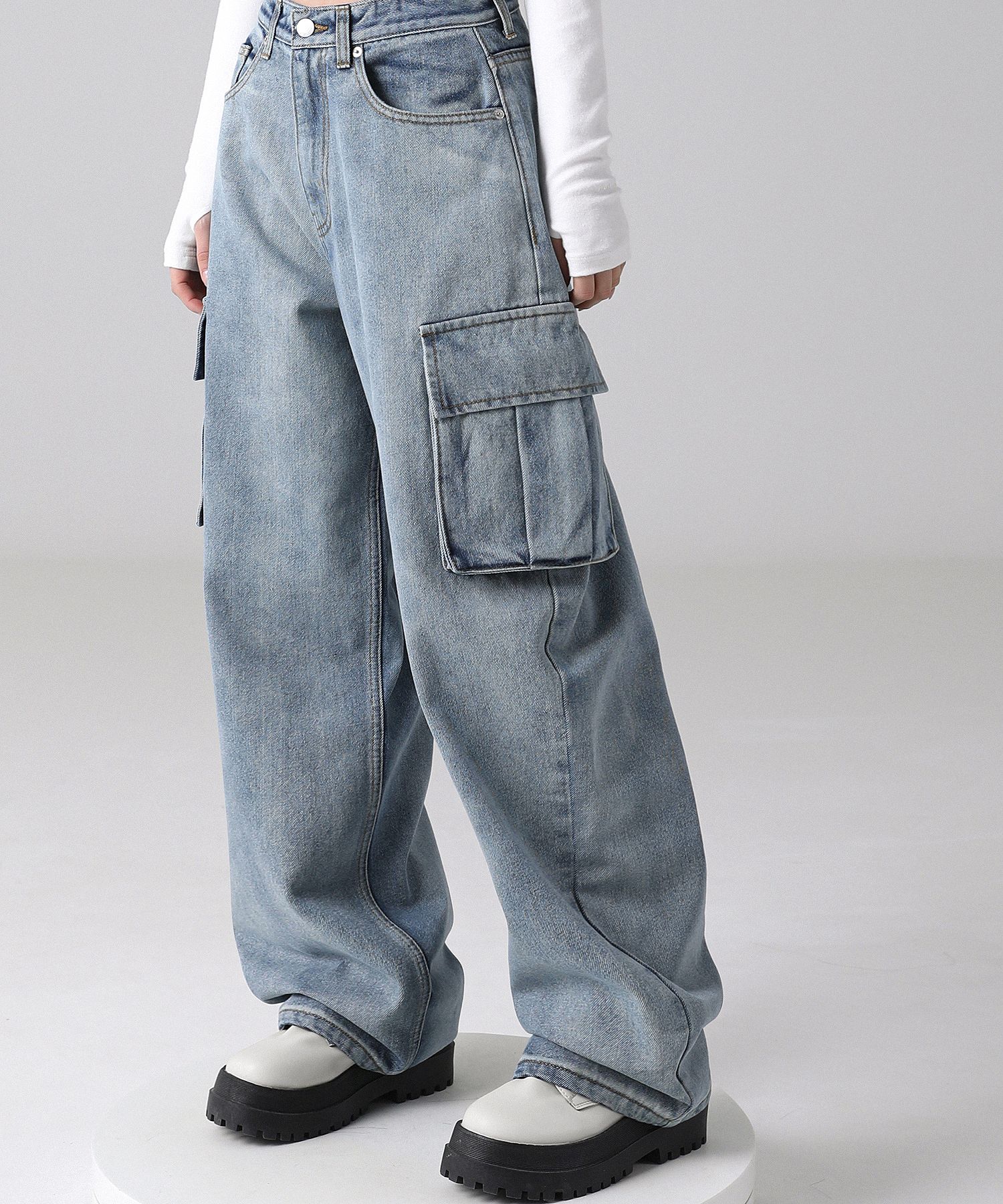 MUSINSA | AVANDRESS Snow Cargo Denim Pants Milk LIGHT BLUE