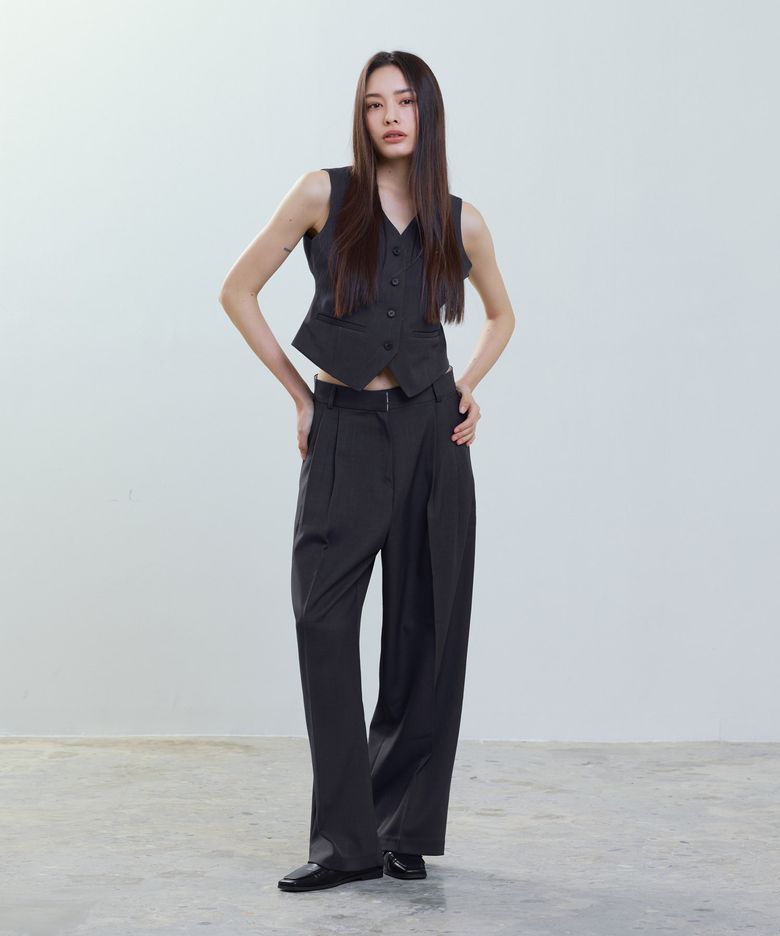 테일러드 핀턱 슬랙스 (차콜)