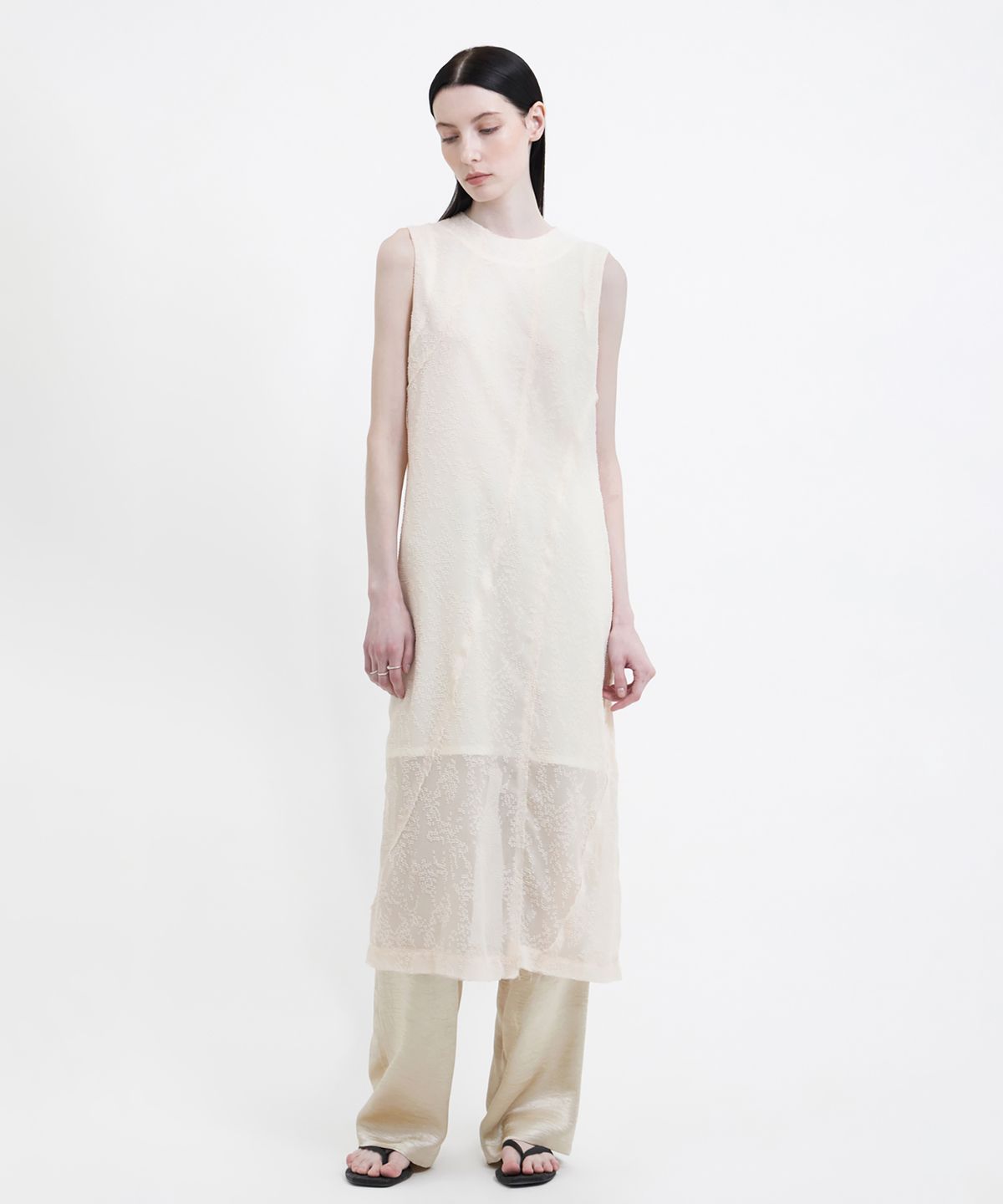 유스(YOUTH) Row-Edge Dress - Ivory