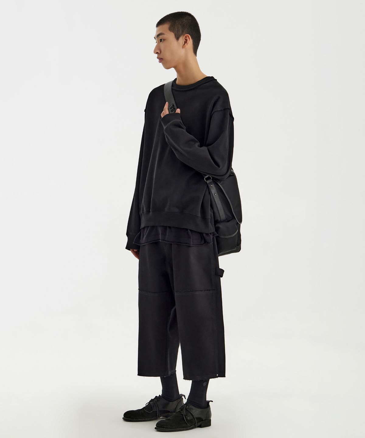 유스(YOUTH) Cut-Off Sweatshirt  - Black