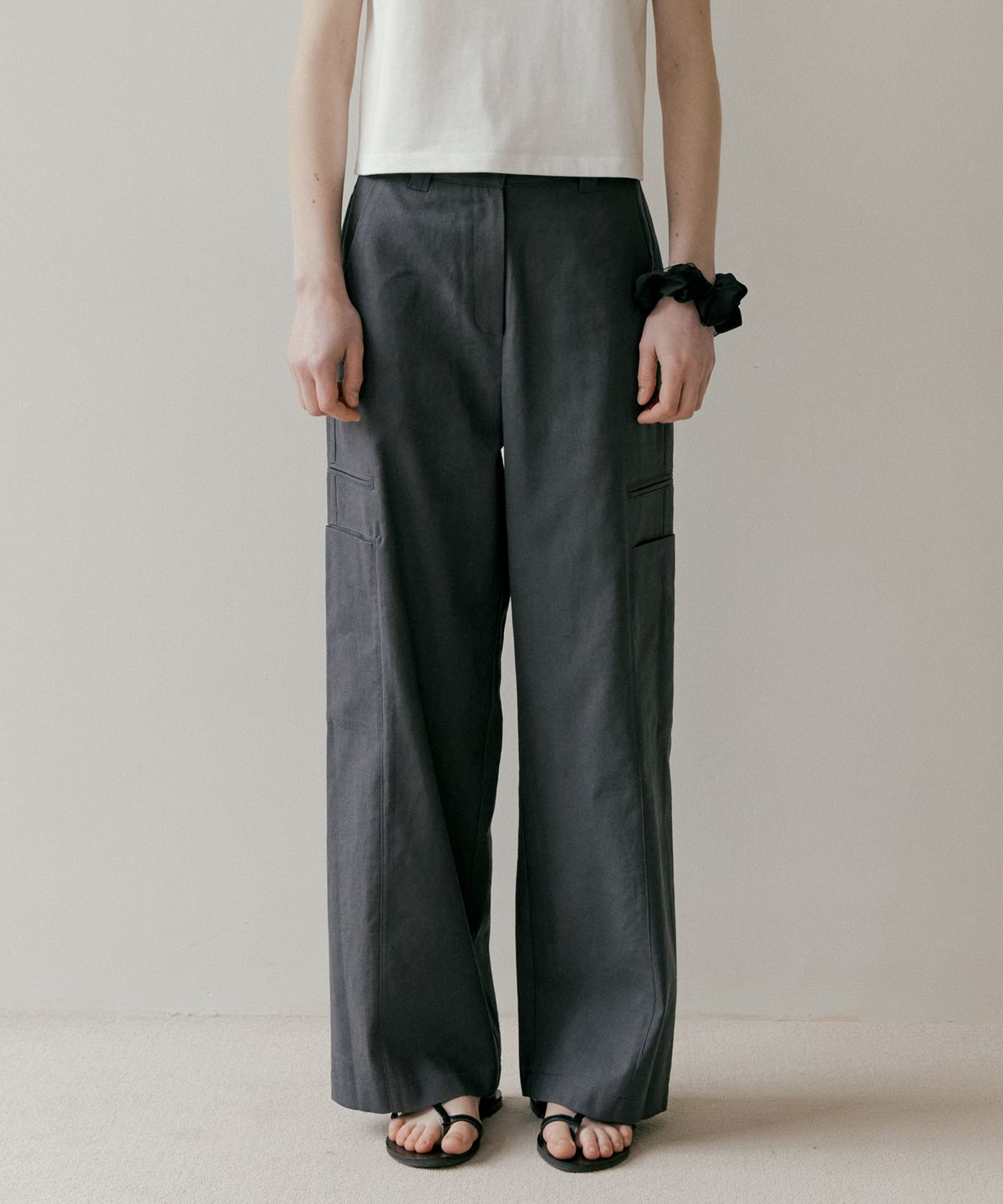 더페니(THE PENNY) LINEN CARGO PANTS - Charcoal