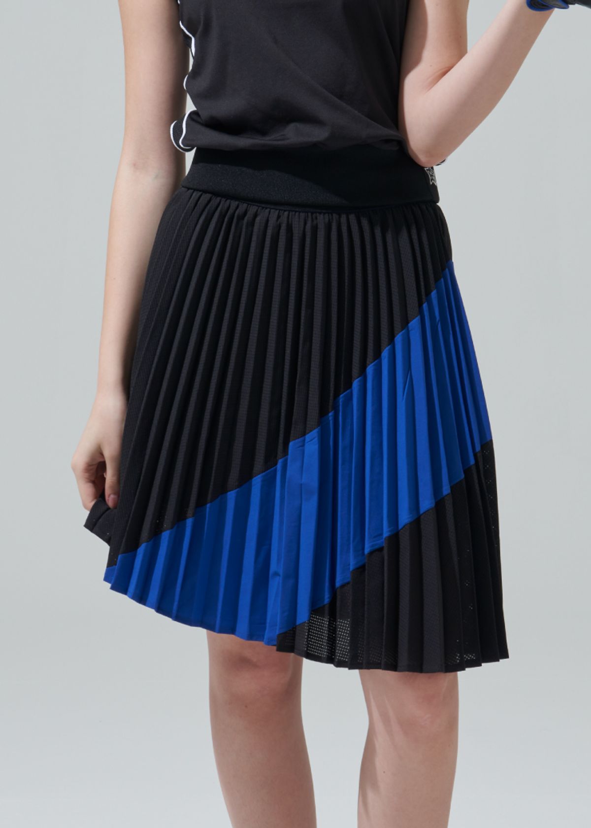 블루닷(BLUDOT) 언밸런스 플리츠 스커트_BK