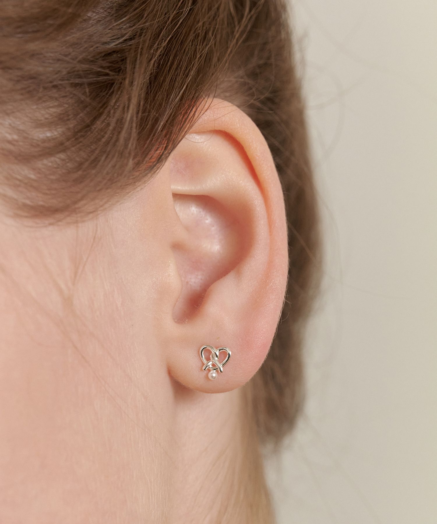 ピアス TATIANA Silver 925 Hug Heart Pearl Ear Jacket Earrings EC308 MUSINSA | TATIANA (Silver 925) Prezzle Heart Pearl Earring