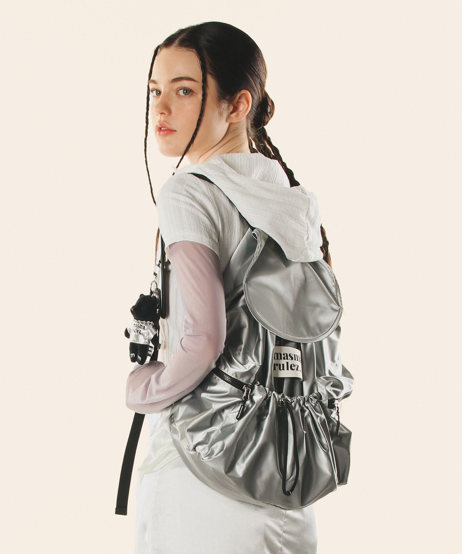 마스마룰즈(MASMARULEZ) String flap backpack _ Glittery