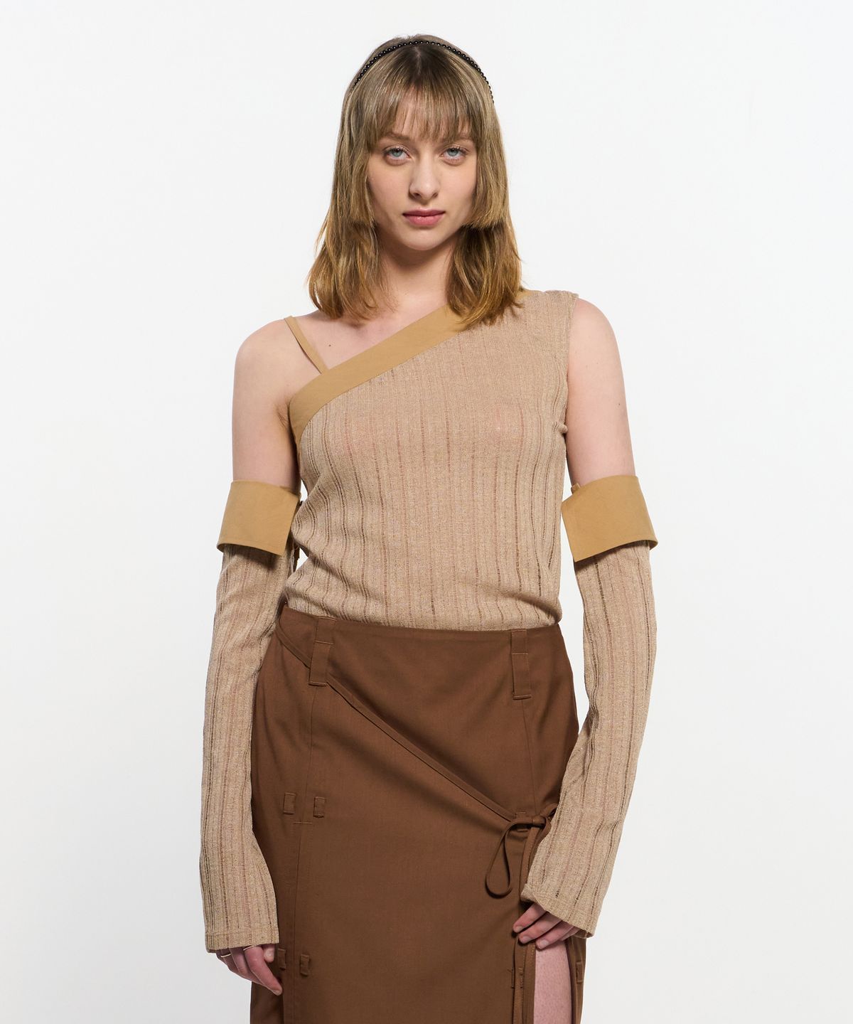 킴지수(KIMZISU) Detachable Sleeve One Shoulder Top _ BEIGE