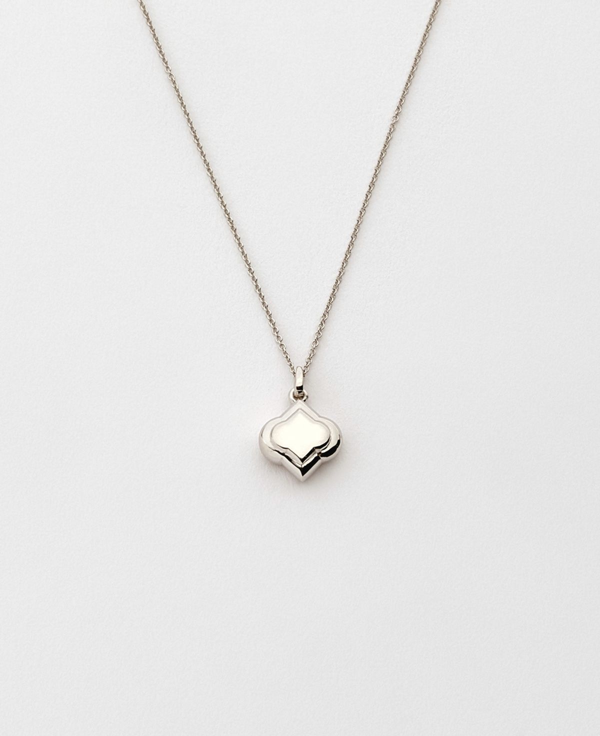 베누아(BENOIT) NK07SL Medium Clover Pendant [Silver]