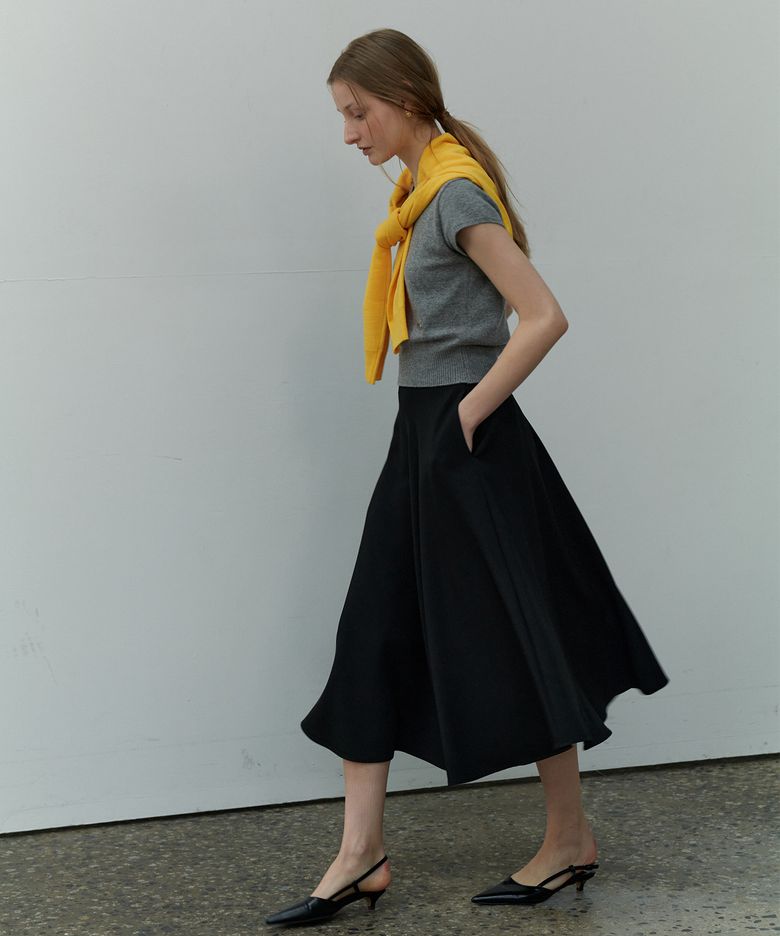 FLARED LONG SKIRT - BLACK