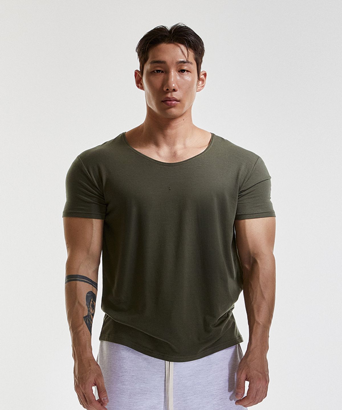 알브이디(RVD) 텐셀모달 와이드 U넥 머슬핏 반팔티 (카키)