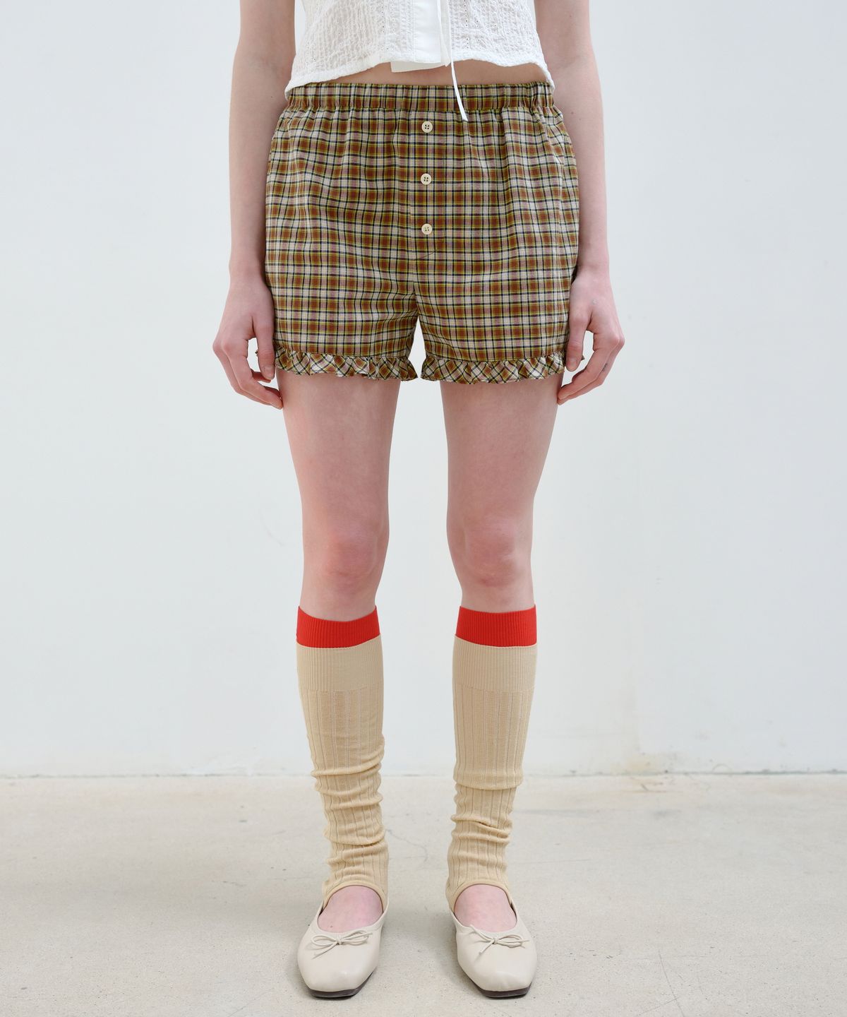 아옵트(AOPT) CHECK FRILL SHORTS - BROWN