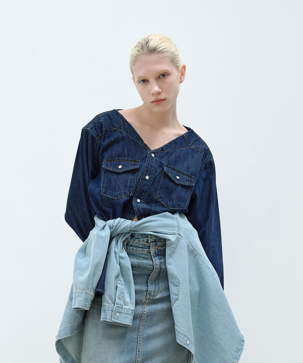 아옵트(AOPT) V-NECK OVERSIZED DENIM SHIRTS - DEEP BLUE