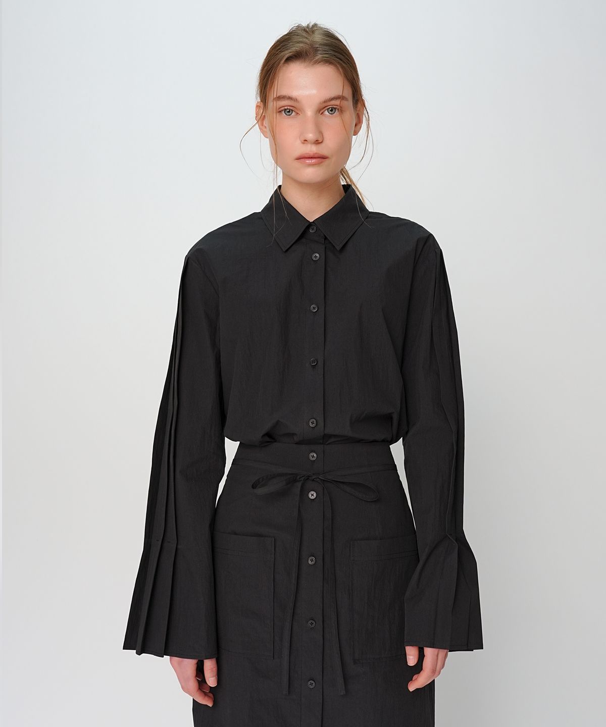 폴앤앨리스(PAUL&ALICE) PLEATS SLEEVE SHIRT / BLACK
