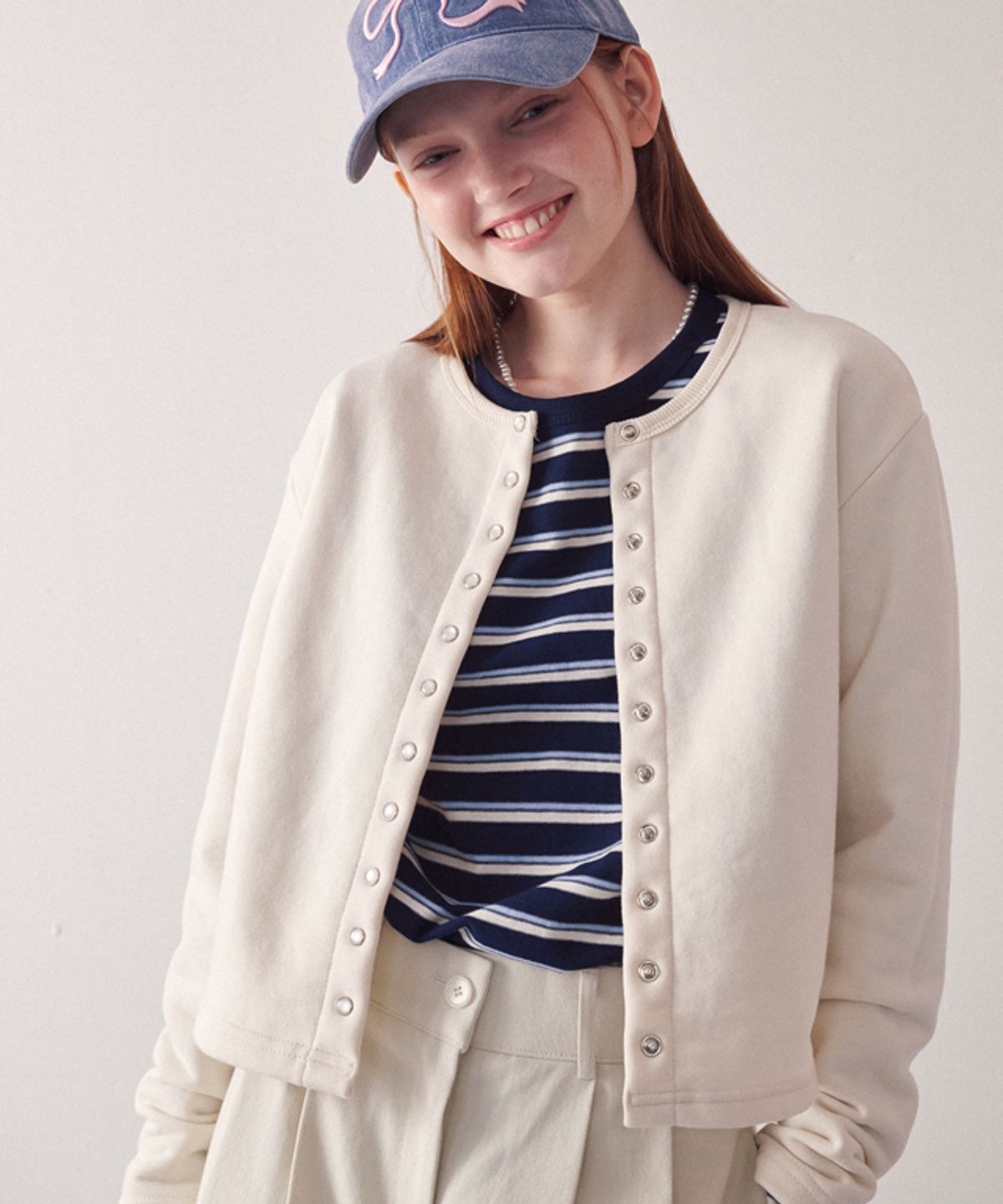 론론(RONRON) SNAP OPEN SWEAT CARDIGAN CREAM