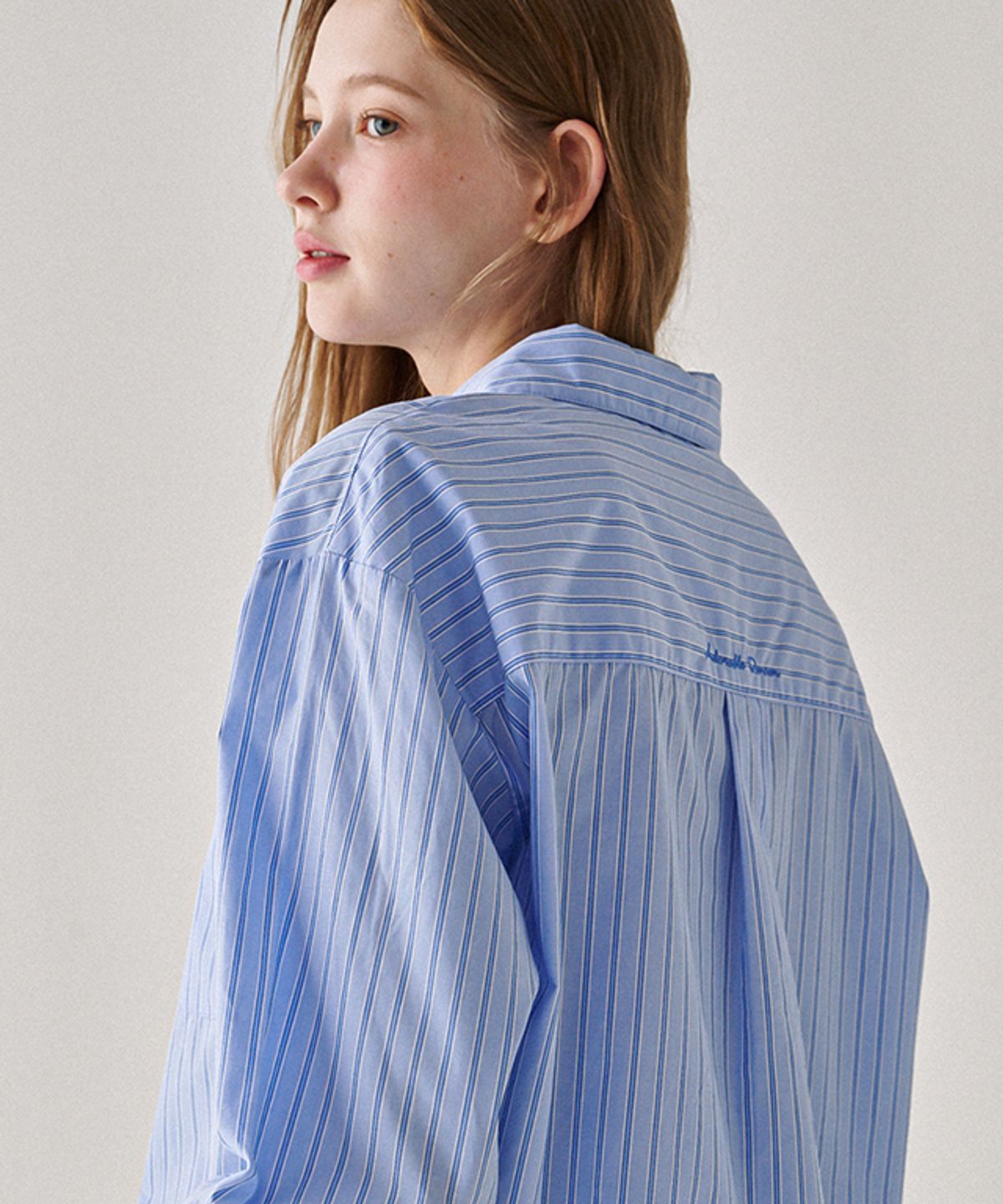 론론(RONRON) ROUND COLLAR POCKET SHIRT BLUE STRIPE