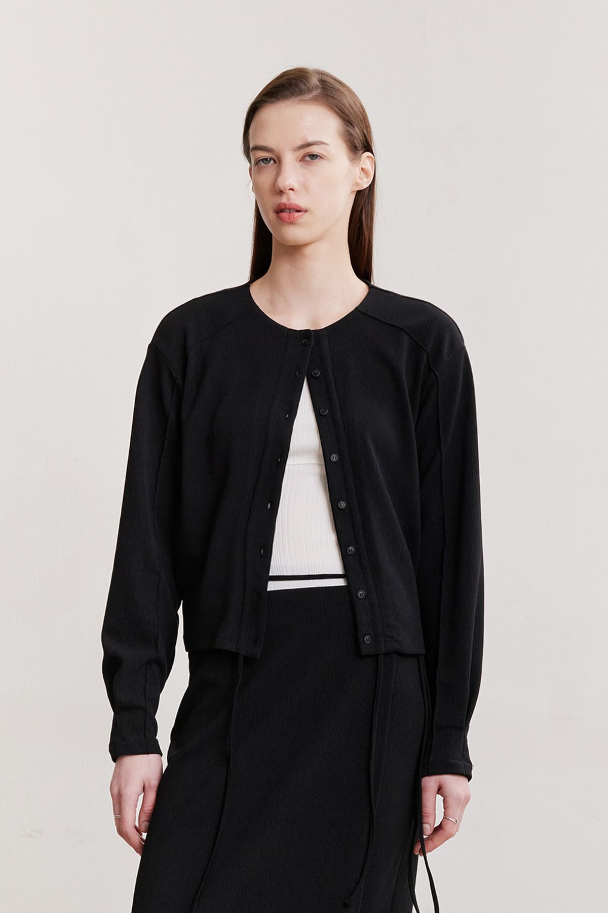 애프터아워즈(AFTERHOURS) SHIRRING BUTTON CARDIGAN (BLACK)
