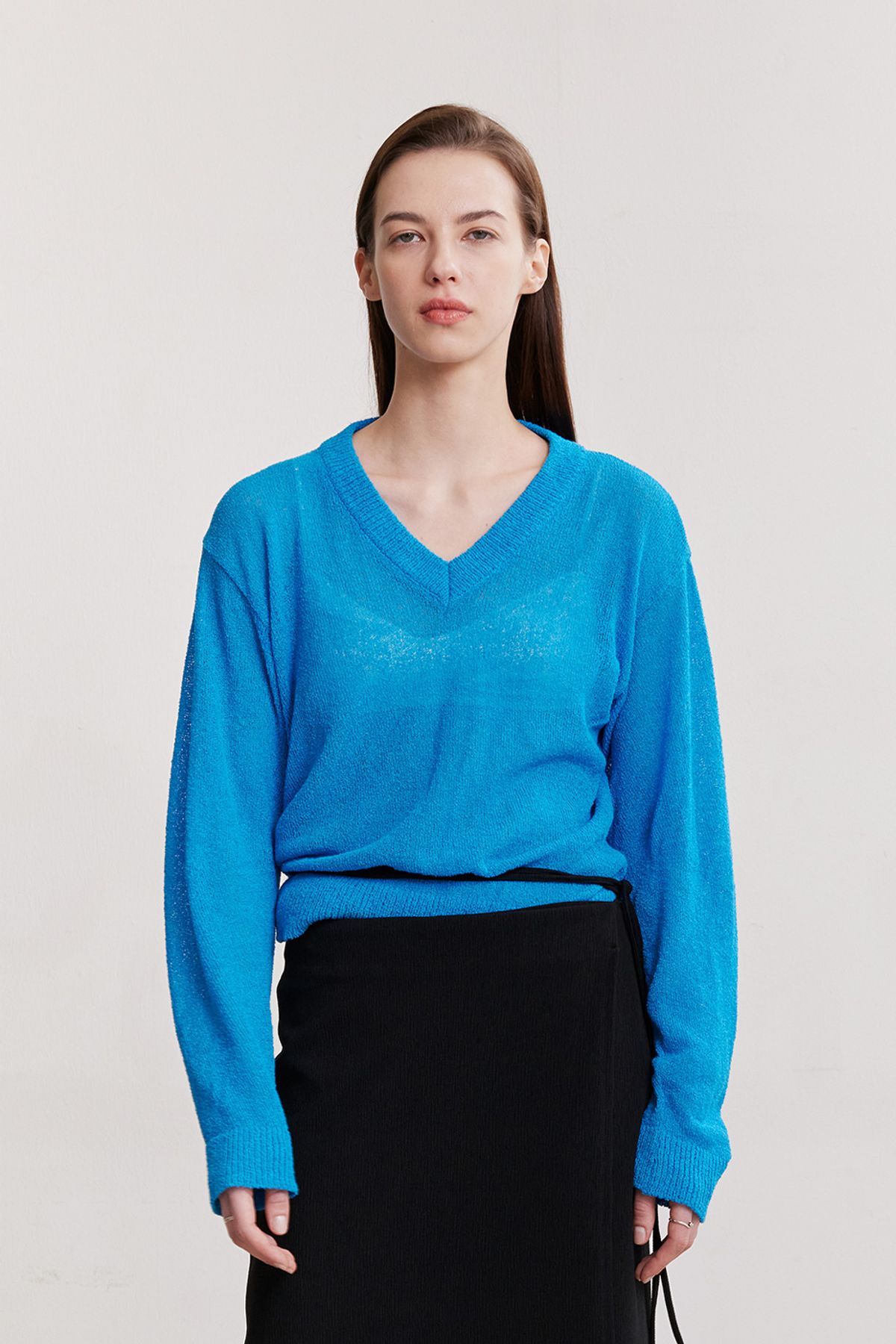 애프터아워즈(AFTERHOURS) SEE-THROUGH V-NECK KNIT TOP (BLUE)