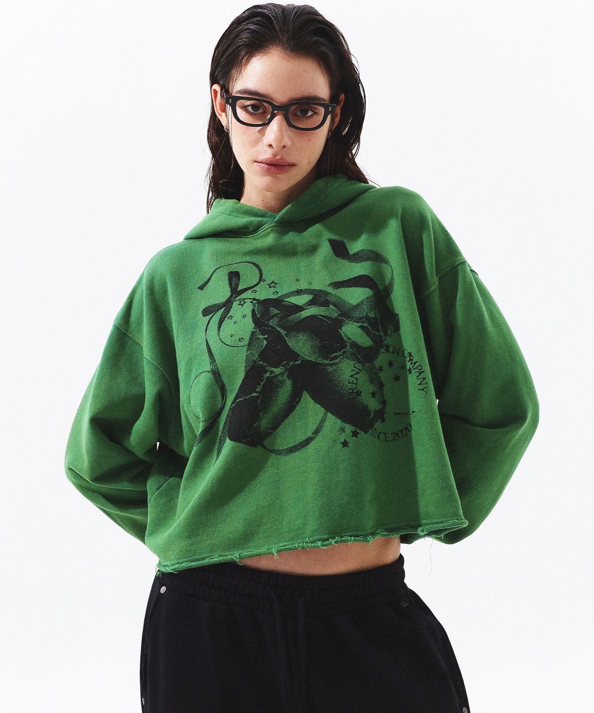프렌다(PRENDA) BALLET RIBBON ACID WASH CROP HOODIE GREEN