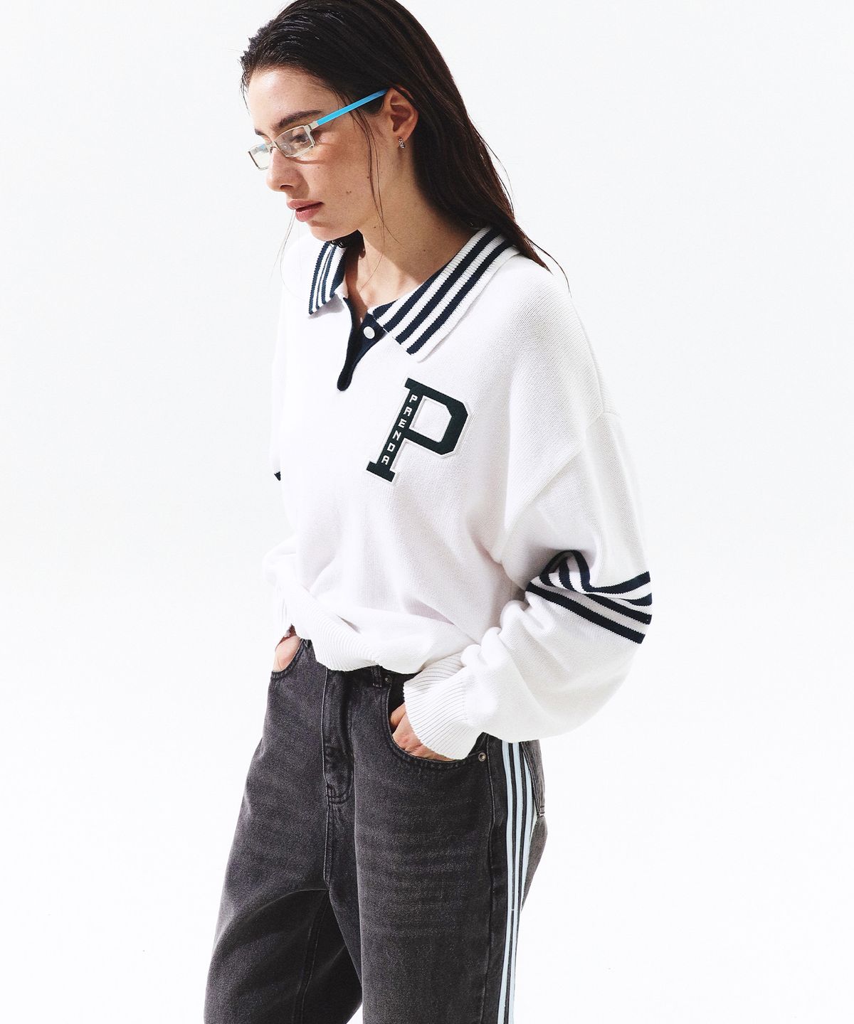 프렌다(PRENDA) P LOGO PATCH STRIPE LONG SLEEVE KNIT WHITE