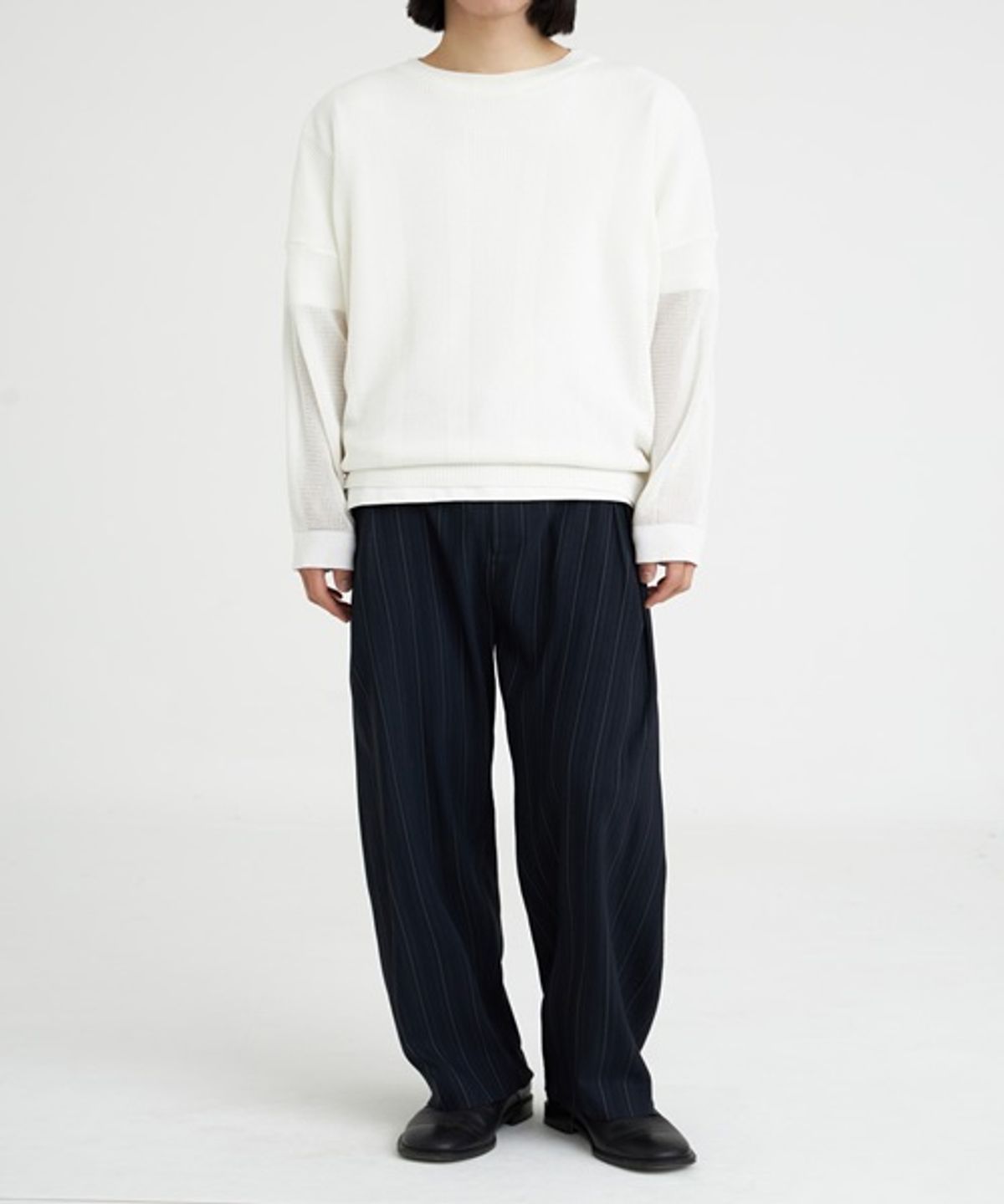 유스(YOUTH) Lightweight Crew-Neck Knit - White
