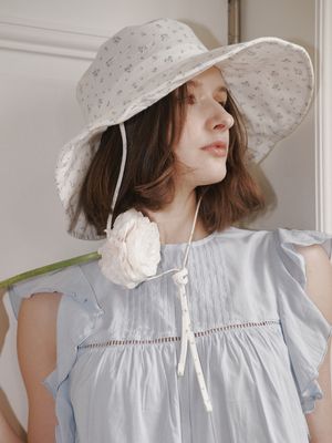 플로럴 스트랩 와이드 버킷햇 (블루 플라워)