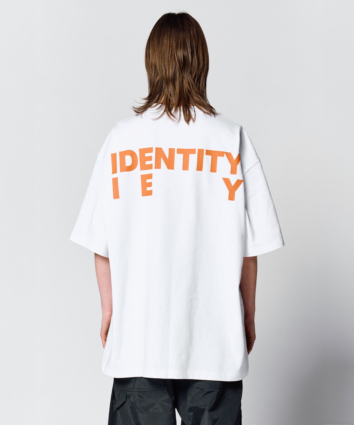 이에이(IEY) IDENTITY BACK LOGO T-SHIRT White/Orange - 사이즈 & 후기 | 무신사