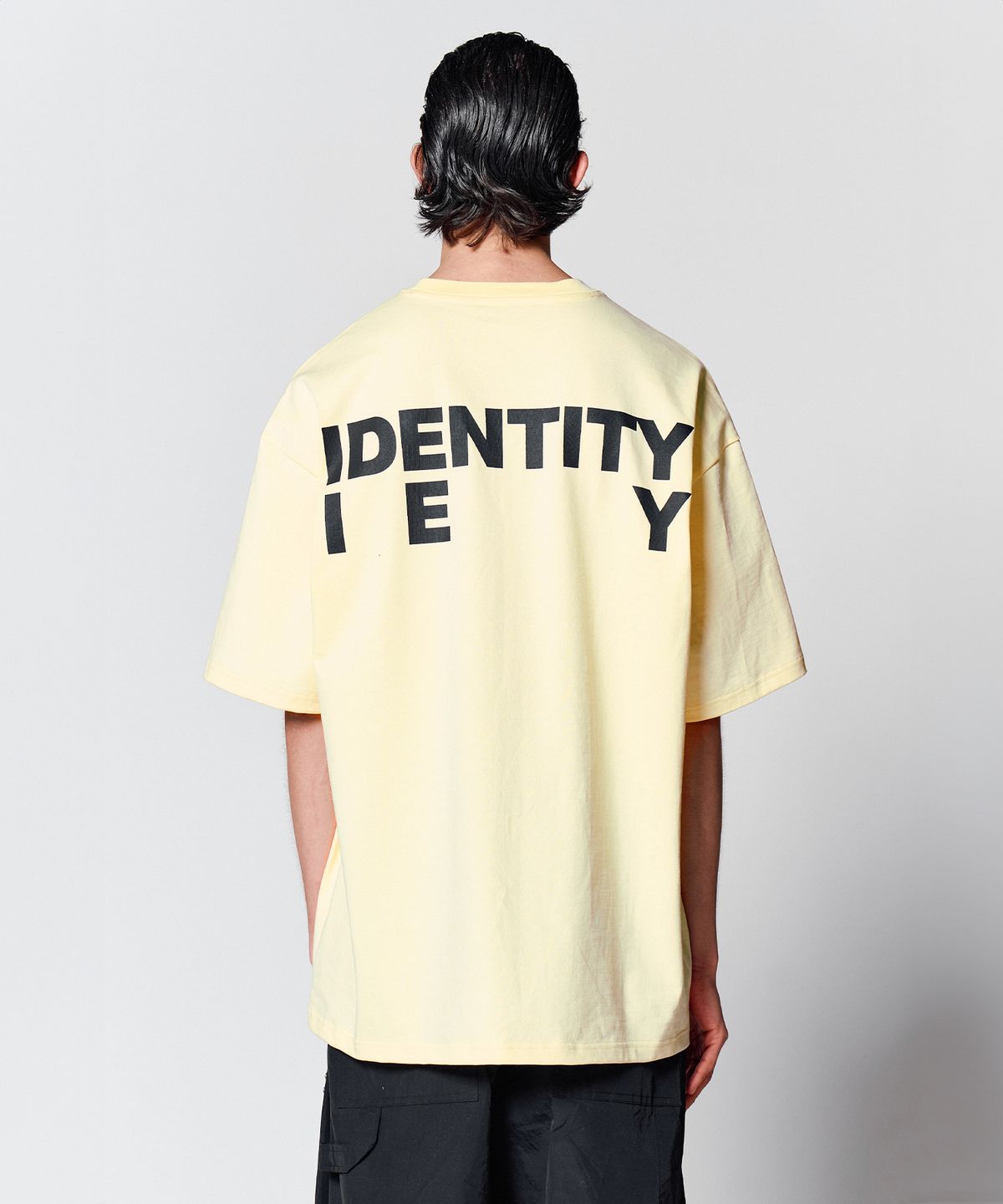 이에이(IEY) IDENTITY BACK LOGO T-SHIRT Lemon - 사이즈 & 후기 | 무신사
