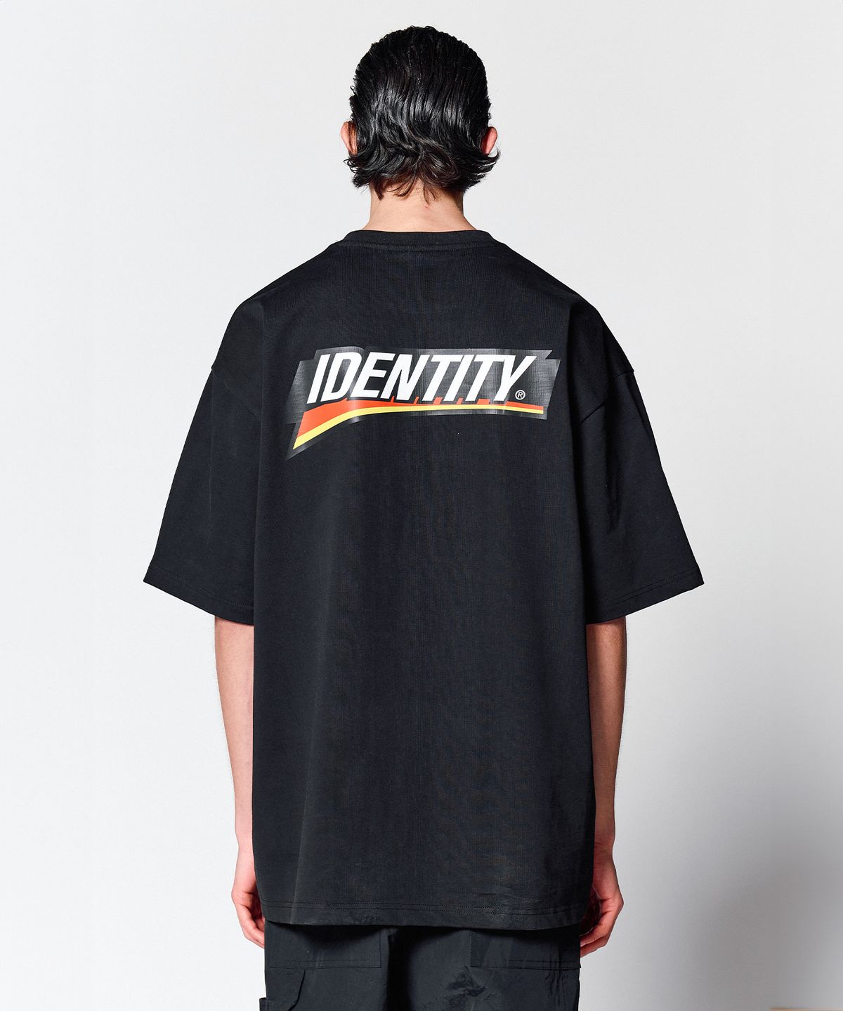 이에이(IEY) BATTERY BACK LOGO T-SHIRT Black