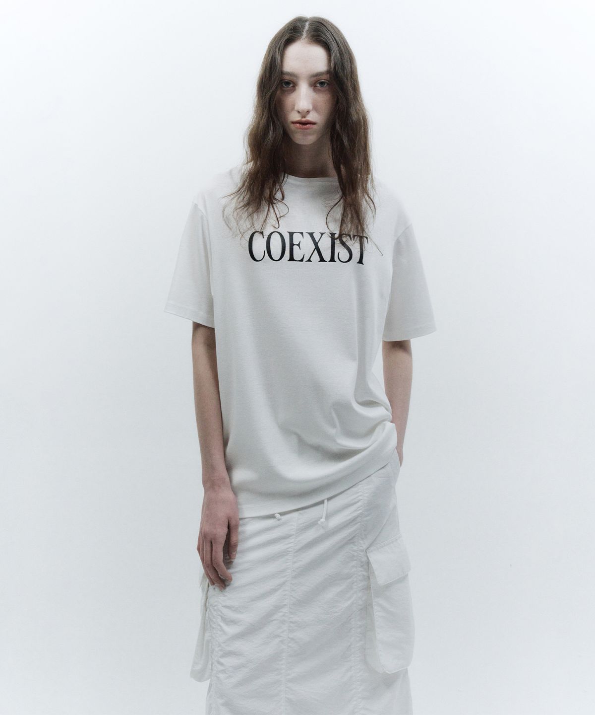 인사일런스 우먼(INSILENCE WOMEN) COEXIST 티셔츠 IVORY