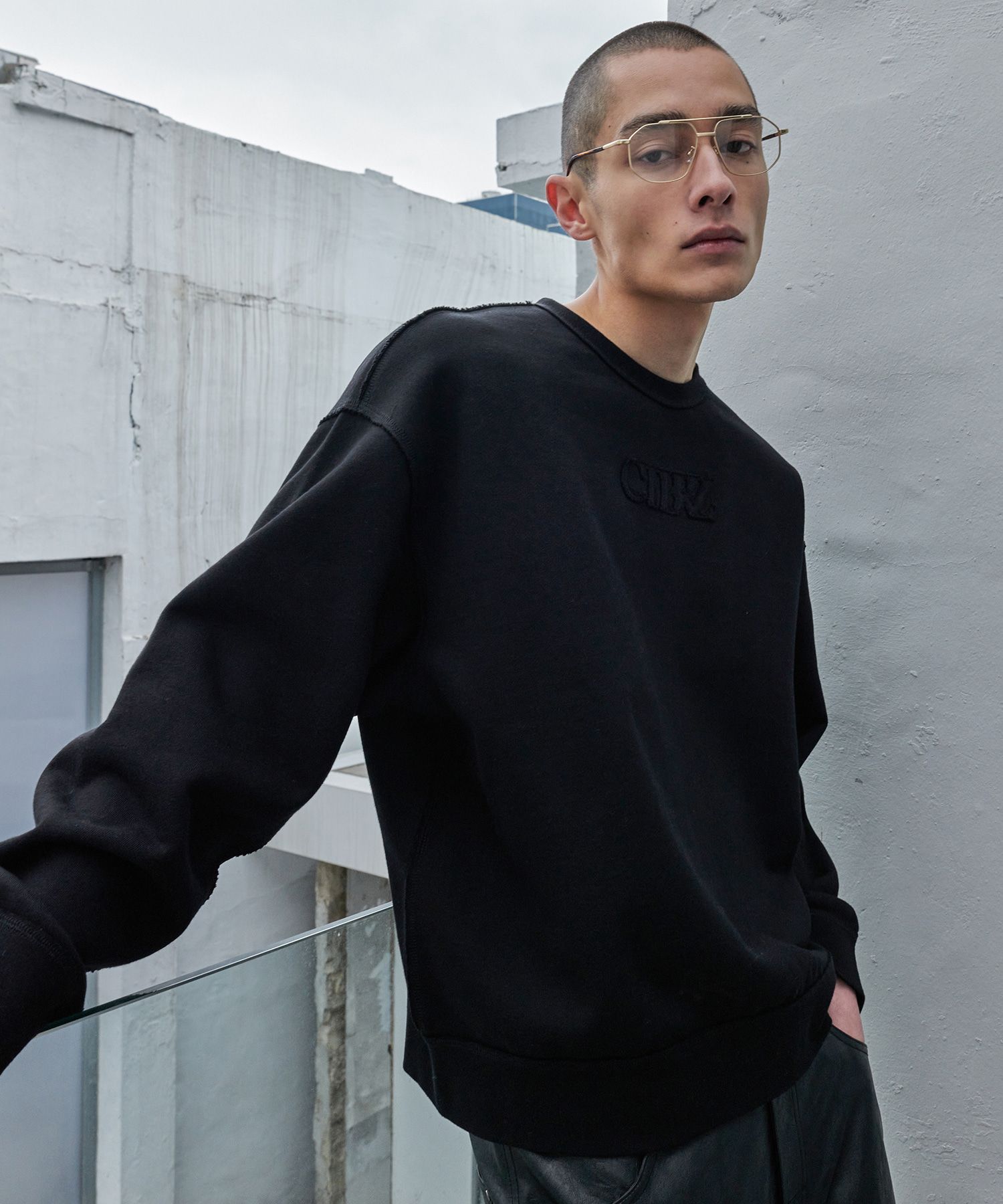 MUSINSA | CITYBREEZE CTBRZ APPLIQUE SWEATSHIRT_BLACK