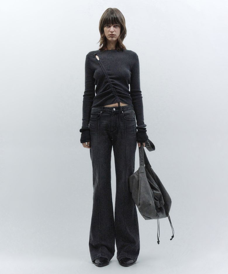 핀턱 부츠컷 데님 BLACK