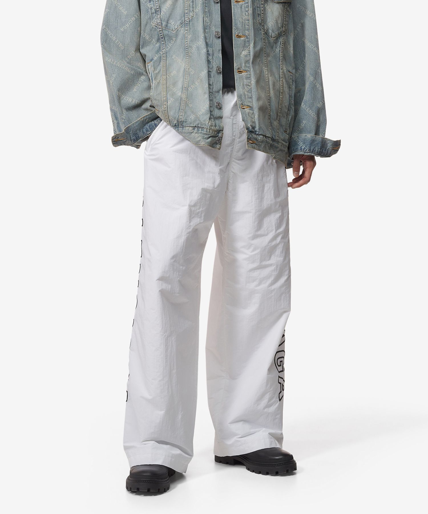 BALENCIAGA｜TRAINING PANTS (768829 TNO79 9000) Balenciaga Logo Wide Track Pants Black | END. (US)