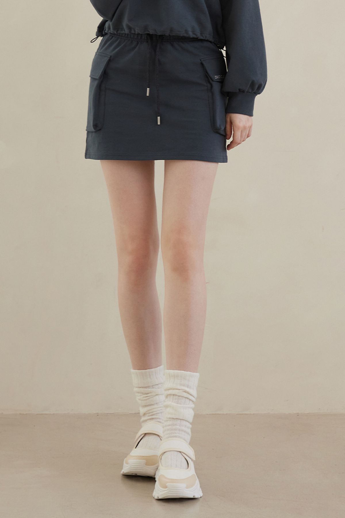 로우사이클(LOWCYCLE) 엔타르티카 카고 미니 팬츠 스커트 네이비