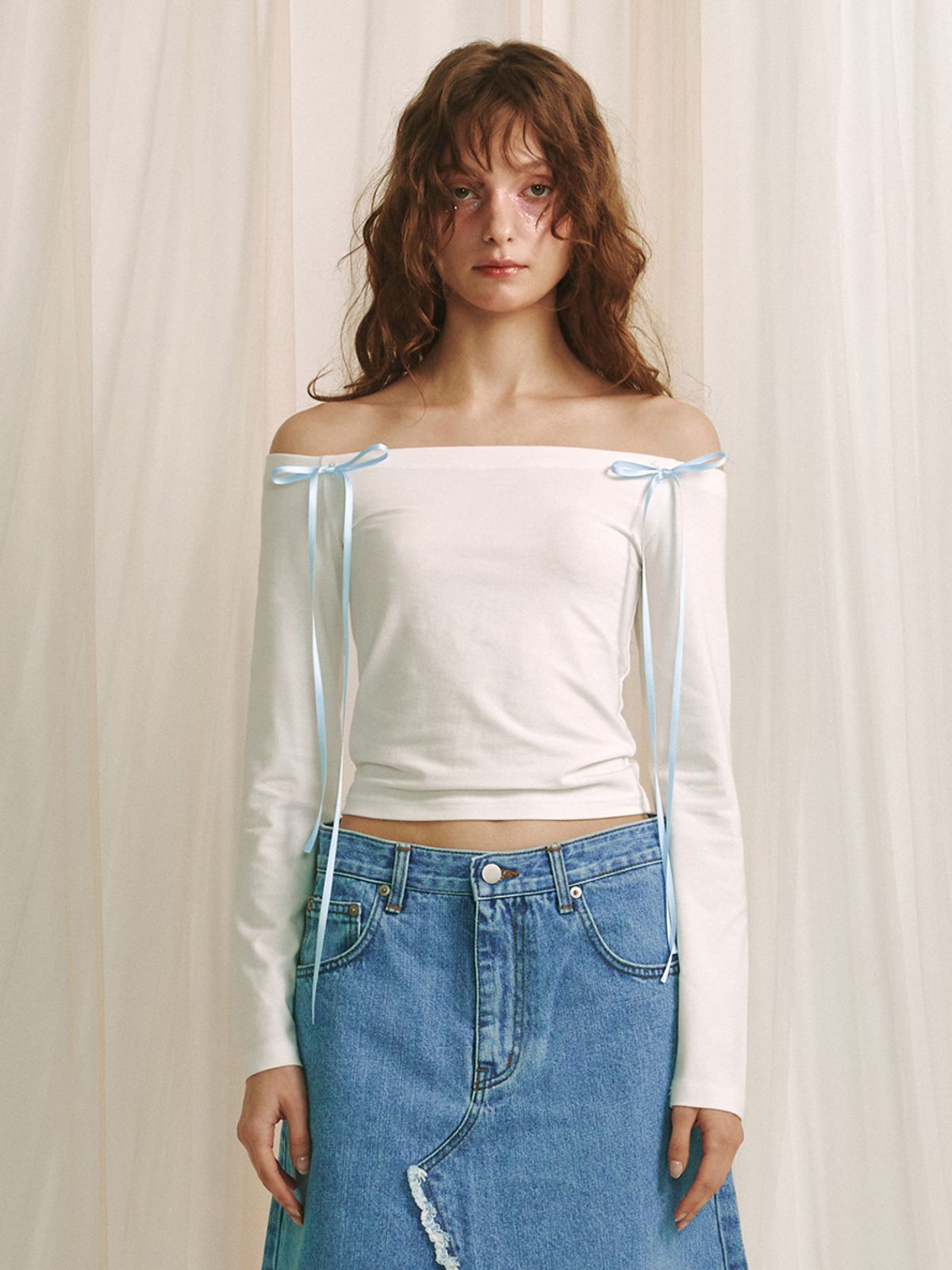 민더리(MEENDERI) RIBBON OFF-SHOULDER TOP - WHITE