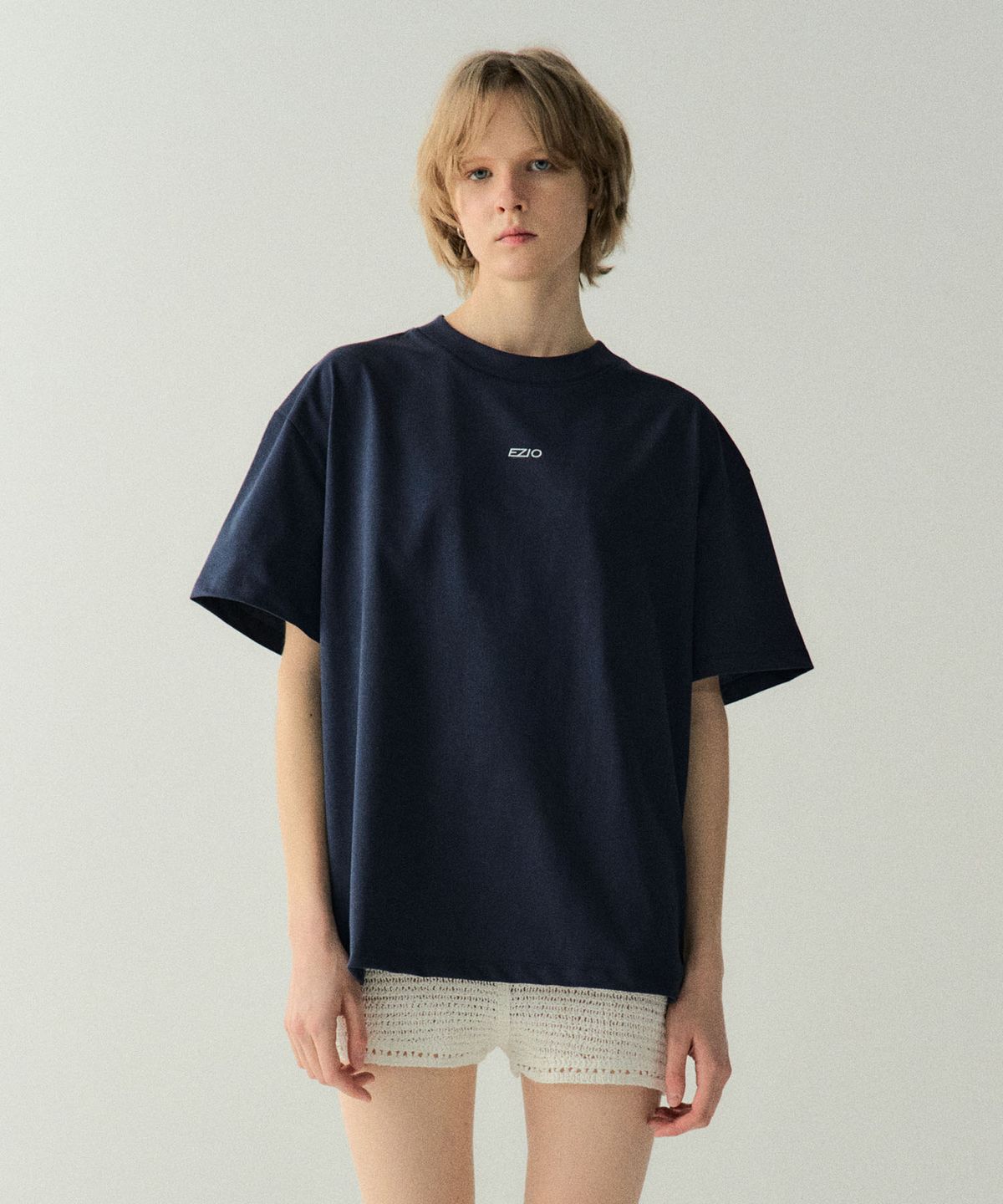 이지오 우먼(EZIO WOMEN) Basic Logo T-Shirts_Navy