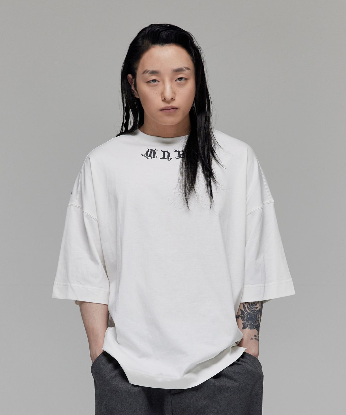 몽키플라워(Monkey Flower) 공용 MNFR 코랄폰트 반팔티셔츠/MS0WTS31U WHITE