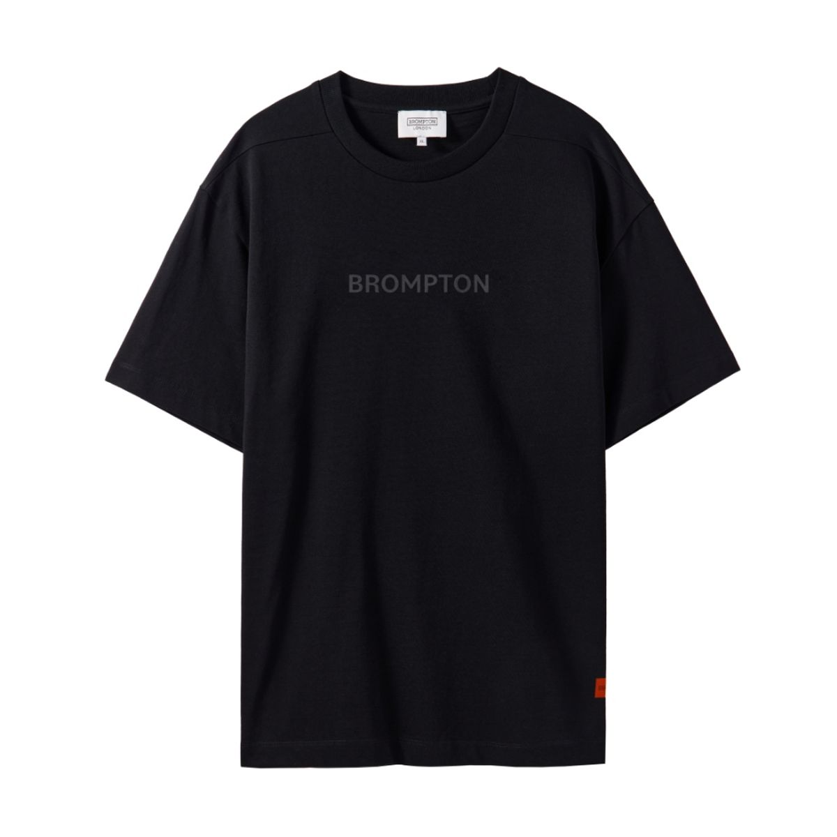 브롬톤 런던(BROMPTON LONDON) 1975 BROMPTON LOGO T-SHIRT - BLACK (P242UTS411)
