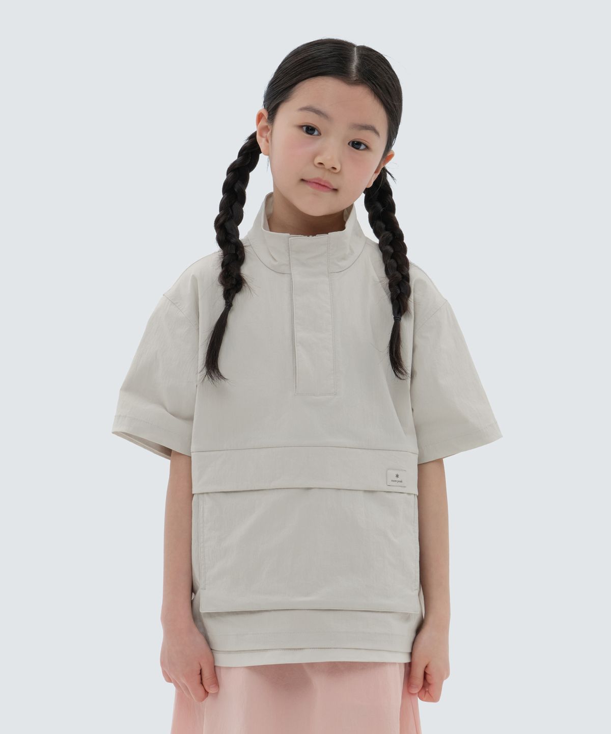 스노우피크 어패럴 키즈(SNOWPEAK APPAREL KIDS) 키즈 루트 스탠드넥 반팔 아노락 Light Beige (S24MKRAN80)