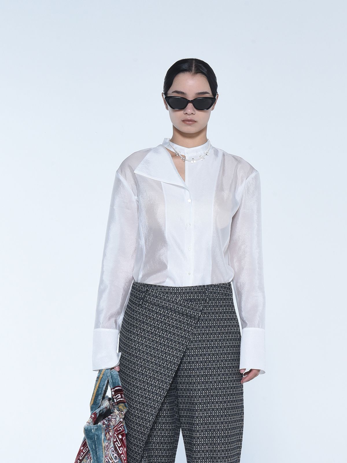 더발론(THE BALLON) SEE-THROUGH CHOCKER BLOUSE - WHITE