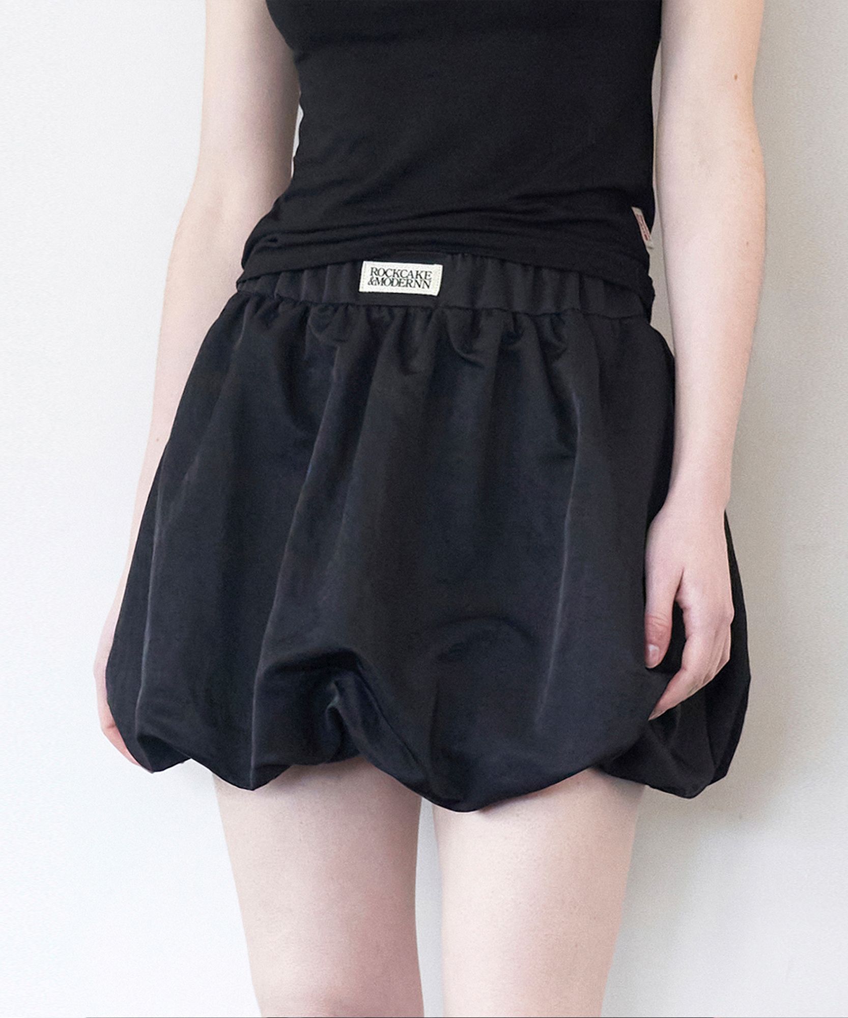 【韓国★ROCKCAKE】Nylon Shirred Balloon Skirt MUSINSA | ROCKCAKE Nylon Shirred Balloon Skirt - Black